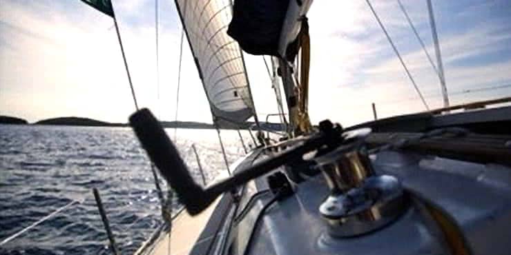 Yacht sets sails to get underway - starting an online business